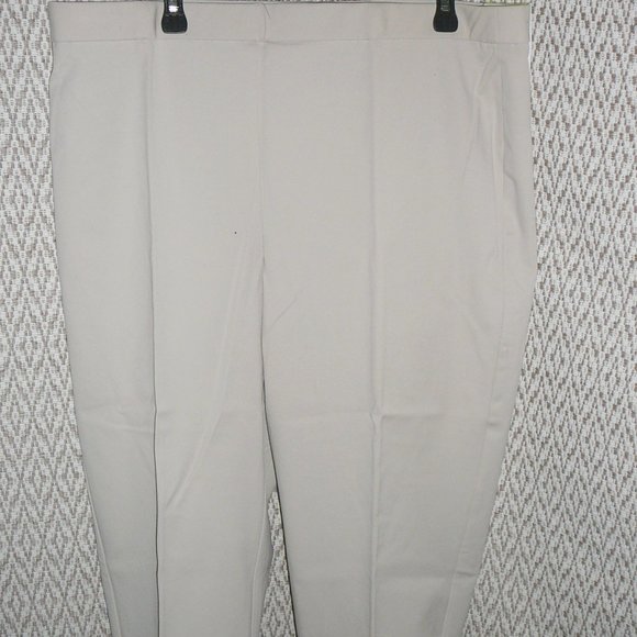 NWT Sag Harbor Capri Crop Pants 4-way Stretch Size 18W Pull-On Slimming - Picture 8 of 10